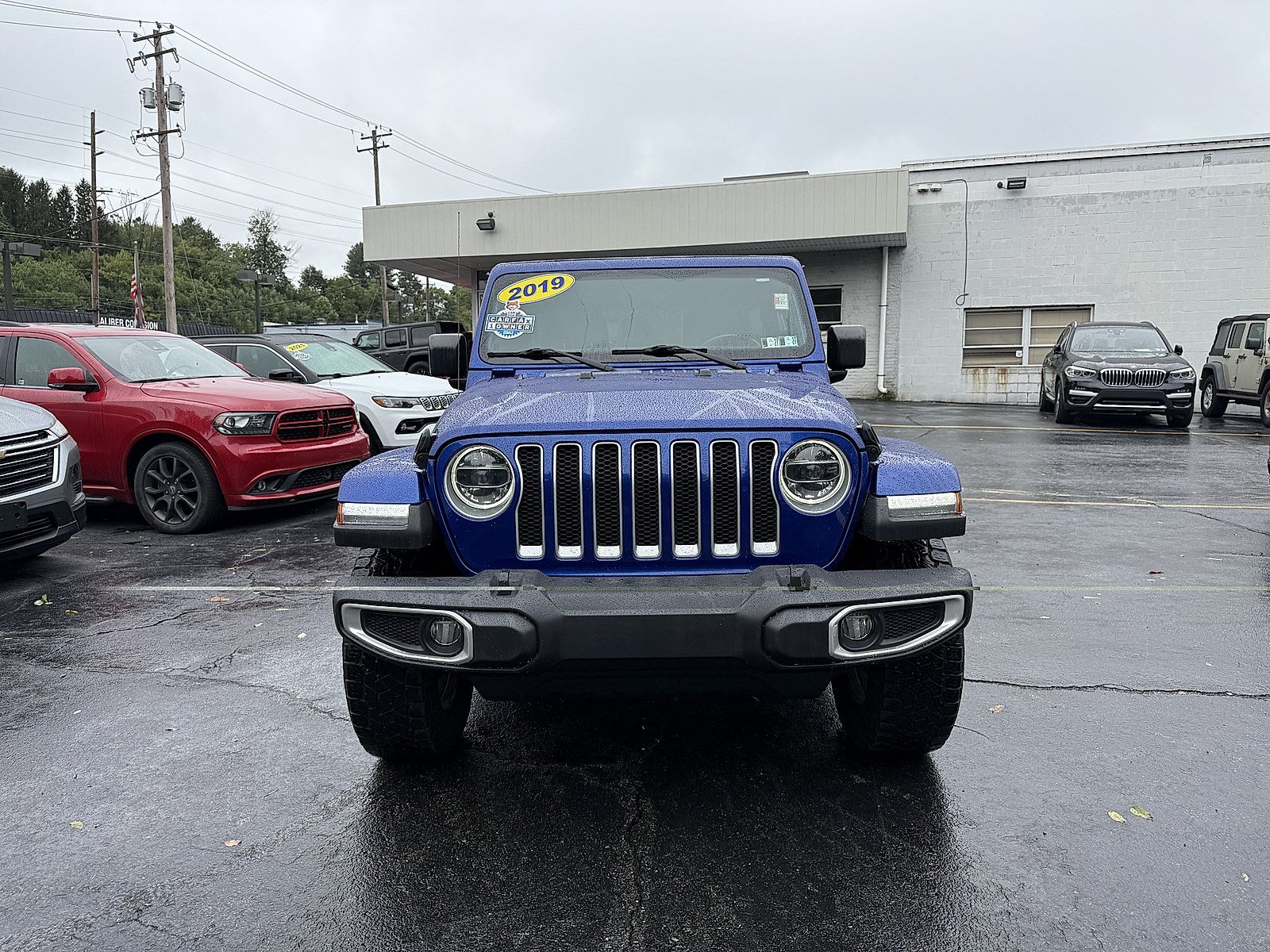 Used 2019 Jeep Wrangler Unlimited Sahara AWD/4WD image 2
