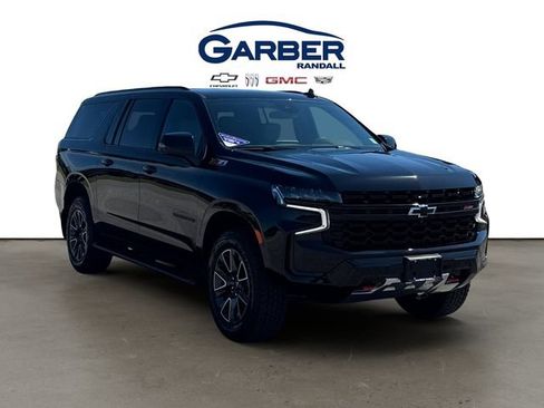 Used 2023 Chevrolet Suburban Z71 w/ Luxury Package AWD/4WD image 7