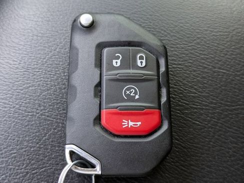 Used 2024 Jeep Wrangler Unlimited Sahara AWD/4WD image 27