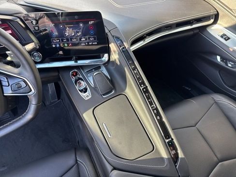 Used 2020 Chevrolet Corvette Stingray Coupe w/ Z51 Performance Package image 11