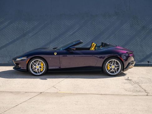 Used 2024 Ferrari Roma Spider image 3