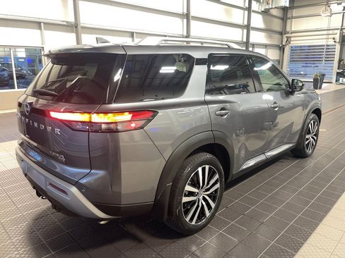 Used 2025 Nissan Pathfinder Platinum AWD/4WD image 23