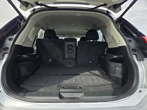 Used 2020 Nissan Rogue SV image 33