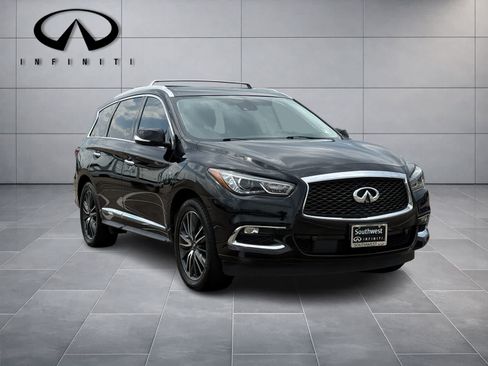 Used 2019 INFINITI QX60 Luxe w/ Sensory Package FWD image 3