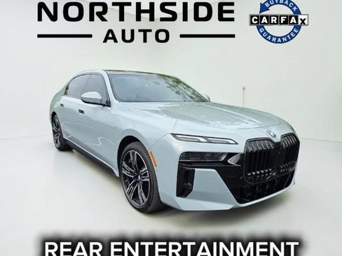 Used 2025 BMW 750e xDrive AWD/4WD image 1