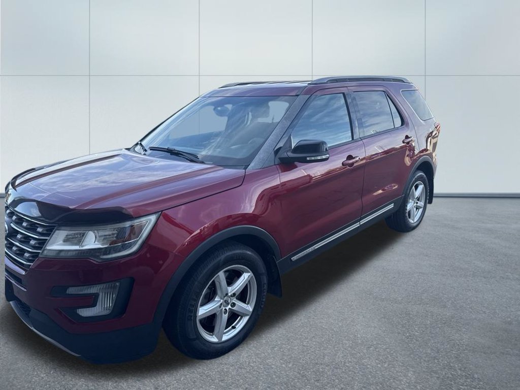 Used 2016 Ford Explorer XLT w/ Equipment Group 201A AWD/4WD image 8