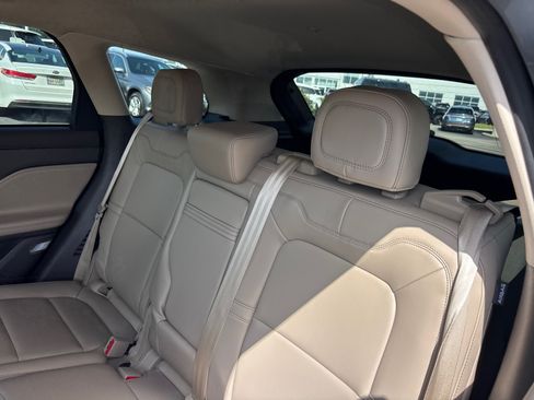 Certified 2023 Lincoln Corsair AWD w/ Rear Removable Package Tray image 25