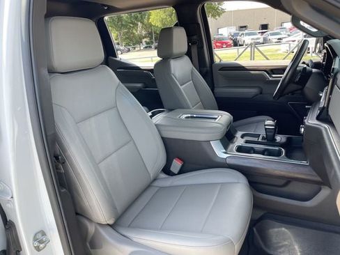 Used 2022 GMC Sierra 1500 SLT w/ SLT Premium Plus Package AWD/4WD image 27