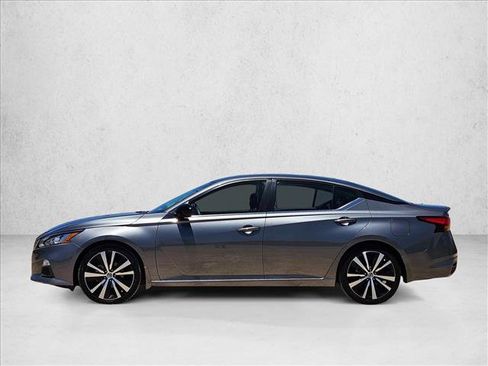 Used 2022 Nissan Altima 2.5 SR FWD image 8