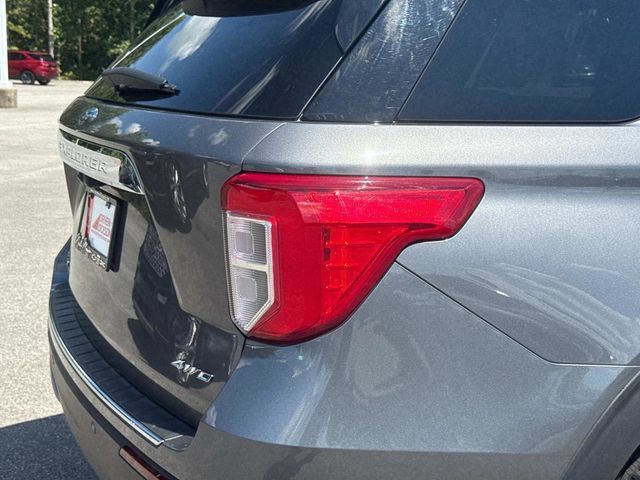 Used 2023 Ford Explorer Limited w/ Equipment Group 301A AWD/4WD image 12