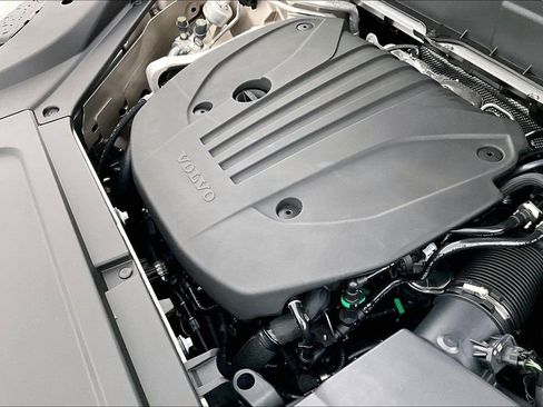 New 2026 Volvo XC90 B5 Plus image 34