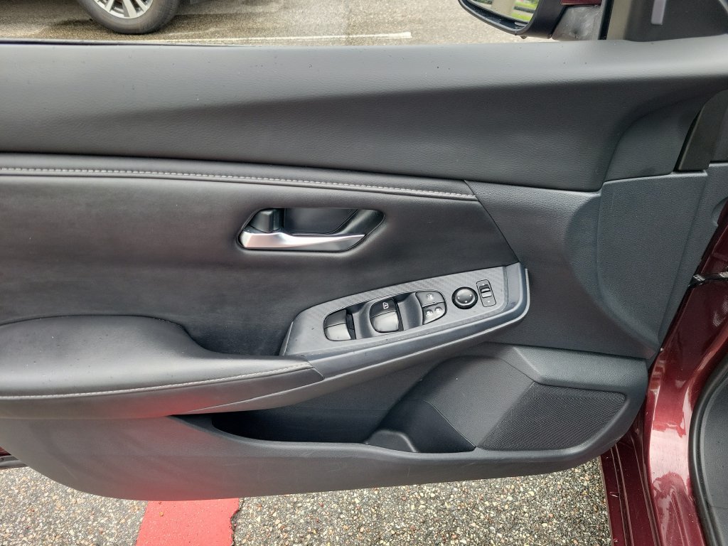 Certified 2022 Nissan Sentra SV FWD image 12