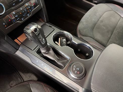 Used 2018 Ford Explorer XLT w/ Equipment Group 202A AWD/4WD image 22