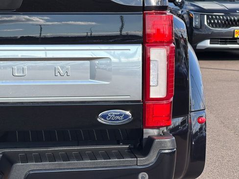 Used 2022 Ford F450 Platinum w/ FX4 Off-Road Package image 27