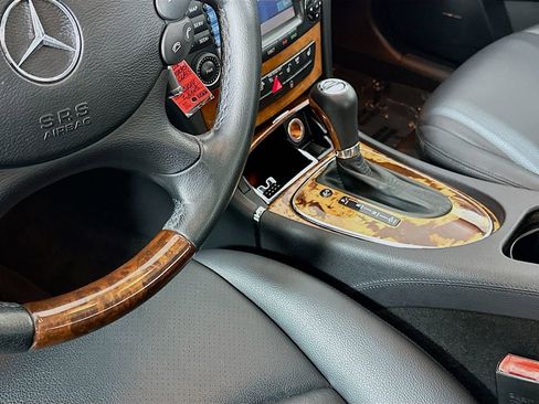 Used 2008 Mercedes-Benz E 350 4MATIC Sedan image 18