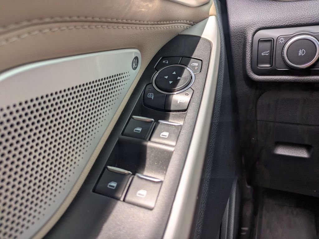 Used 2023 Ford Explorer Limited w/ Limited Technology Package RWD image 29