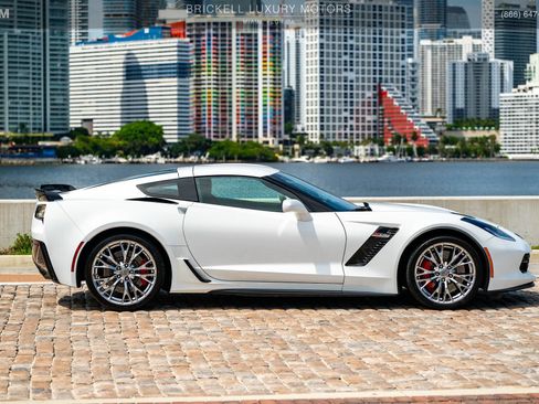 Used 2019 Chevrolet Corvette Z06 RWD image 13