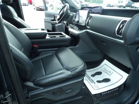 Used 2025 Ford Expedition Platinum w/ Stealth Performance Package AWD/4WD image 13