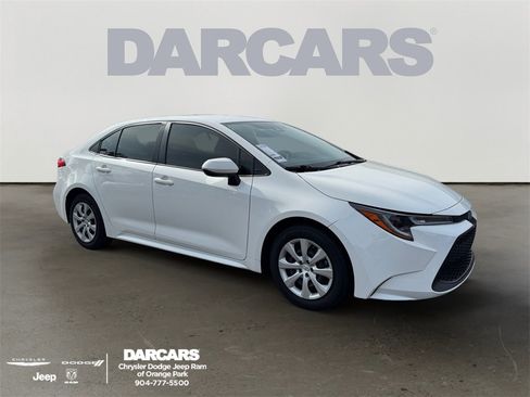 Used 2022 Toyota Corolla LE image 1