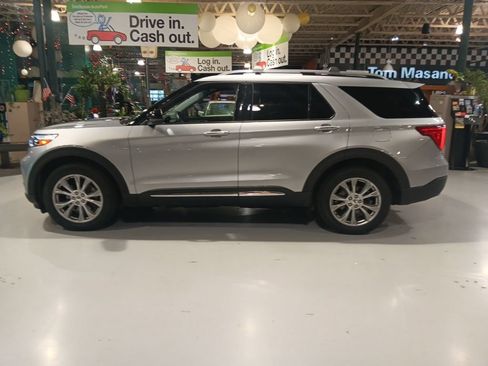 Used 2020 Ford Explorer Limited AWD/4WD image 16