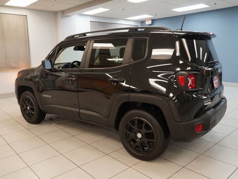 Used 2020 Jeep Renegade Latitude w/ Cold Weather Group image 7