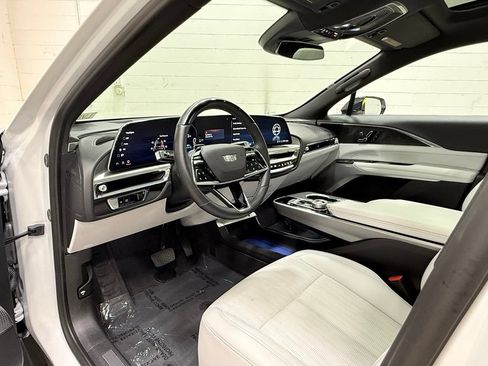 Used 2024 Cadillac Lyriq Luxury RWD image 20