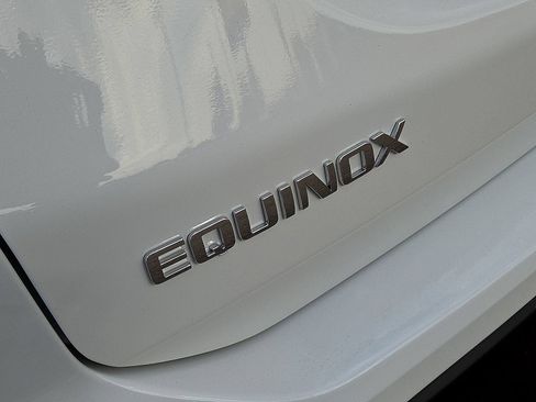 Used 2024 Chevrolet Equinox LS w/ LS Convenience Package AWD/4WD image 11