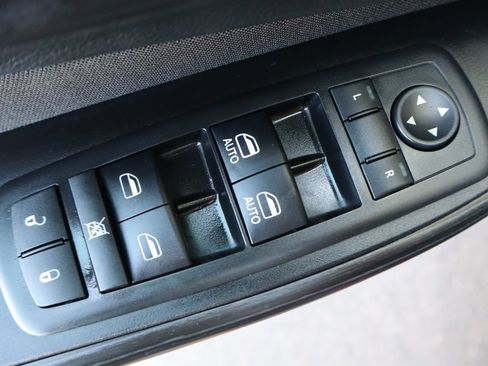 Used 2014 Jeep Cherokee Latitude w/ Comfort/Convenience Group AWD/4WD image 27