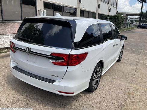 Used 2024 Honda Odyssey Touring image 5