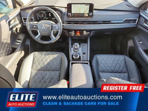 Used 2024 Mitsubishi Outlander SE image 15