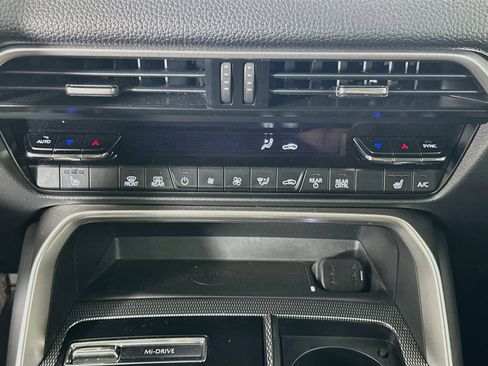 Used 2024 MAZDA CX-90 Plug-In Hybrid w/ Premium Pkg AWD/4WD image 24
