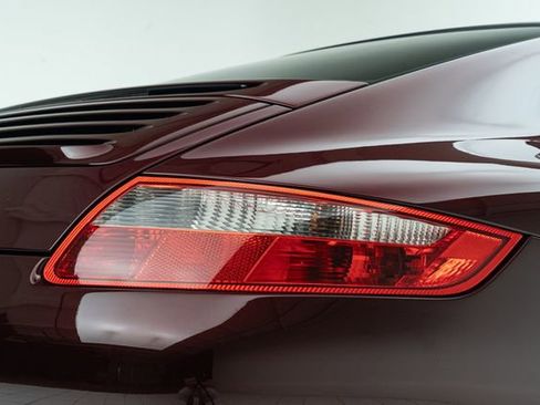 Used 2005 Porsche 911 Carrera S RWD image 15