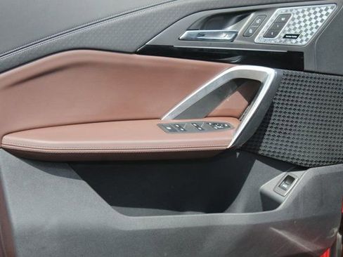 Used 2025 BMW X2 xDrive28i w/ Premium Package image 22