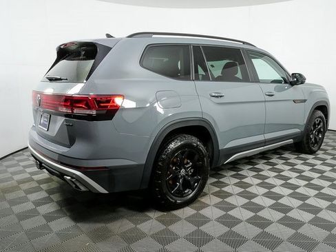 Certified 2025 Volkswagen Atlas Peak Edition SE image 21