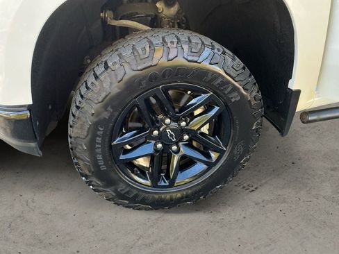 Used 2021 Chevrolet Silverado 1500 LT Trail Boss w/ LPO, Dark Essentials Package image 14