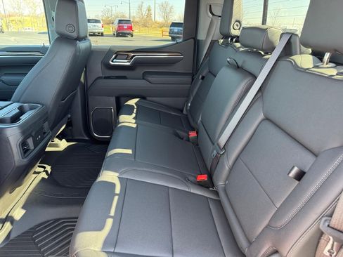 Used 2026 Chevrolet Silverado 1500 LT Trail Boss w/ LT Trail Boss Premium Package image 6