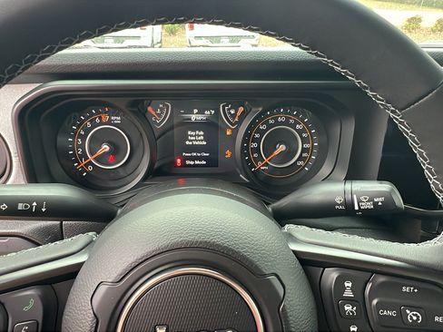 New 2026 Jeep Gladiator Sport AWD/4WD image 24