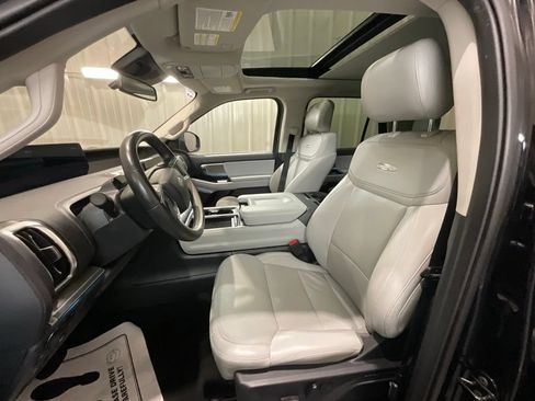 Used 2025 Ford Expedition Max Platinum AWD/4WD image 10