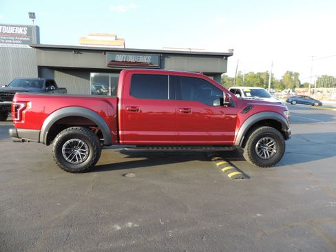 Used 2019 Ford F150 Raptor w/ Equipment Group 802A Luxury image 3