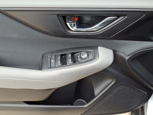 Used 2025 Subaru Outback Premium image 3