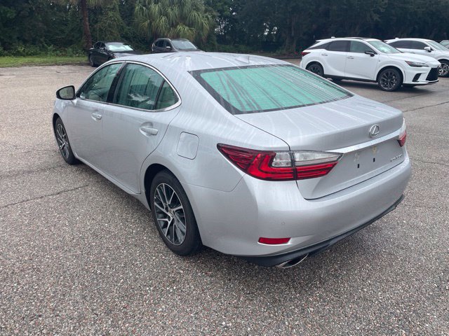 Used 2016 Lexus ES 350 w/ Luxury Package w/Wood Trim FWD image 4