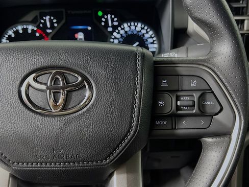 Used 2025 Toyota Tundra SR5 AWD/4WD image 17