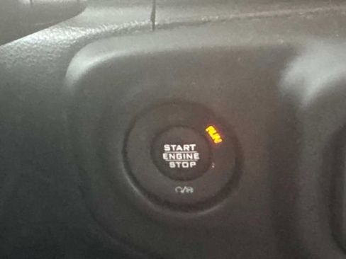 Used 2018 Jeep Wrangler Unlimited Sahara w/ Uconnect 4C Nav & Sound Group image 37