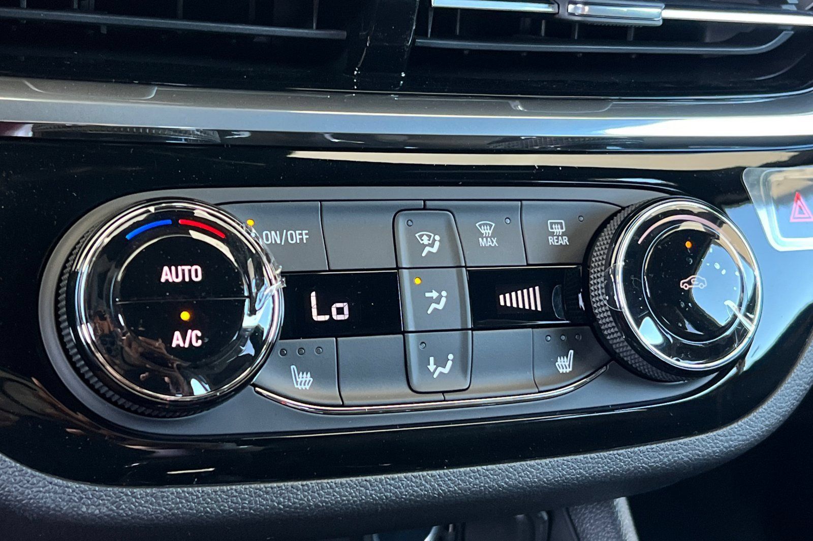 New 2026 Buick Envista Sport Touring w/ Convenience I Package FWD image 22