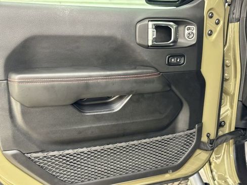 Used 2025 Jeep Wrangler Unlimited Rubicon AWD/4WD image 22