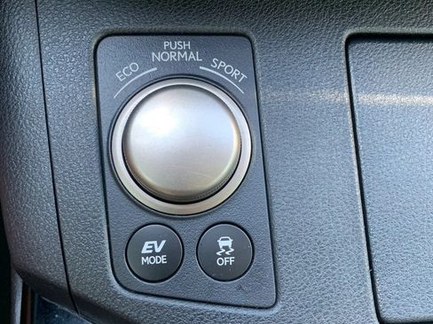 Used 2013 Lexus ES 300h w/ Luxury Pkg FWD image 34