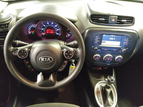 Used 2019 Kia Soul FWD image 22