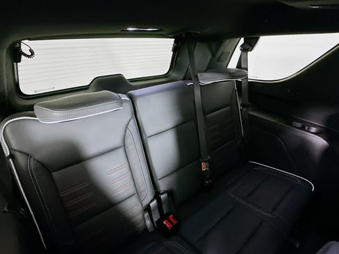 Used 2025 GMC Yukon AT4 Ultimate AWD/4WD image 29