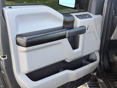 Used 2018 Ford F150 XL w/ Equipment Group 101A Mid AWD/4WD image 13