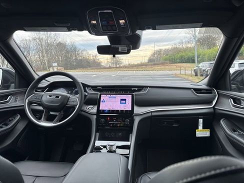 New 2025 Jeep Grand Cherokee L Limited w/ Trailer Tow Package image 13